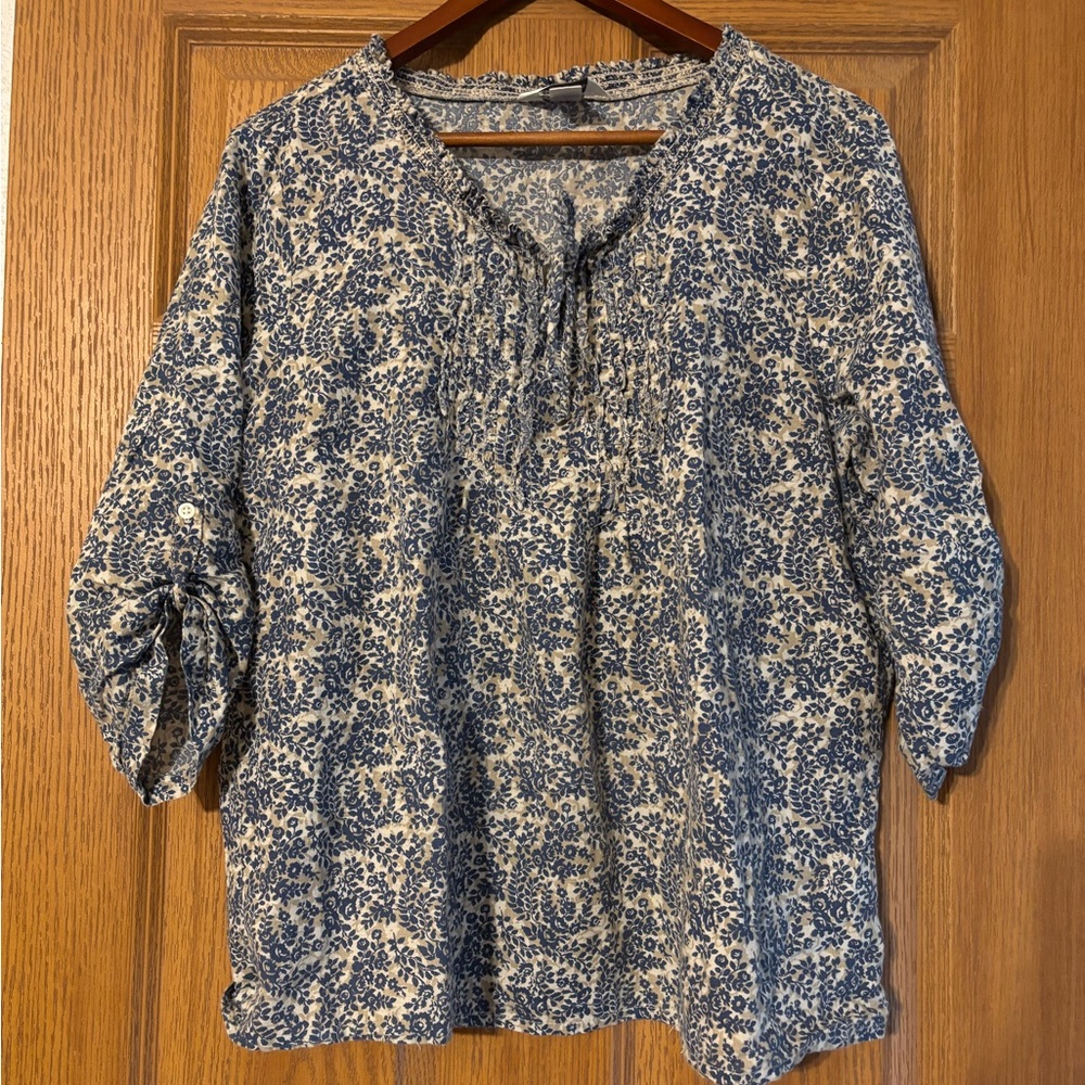 Christopher Banks size L Blue and White Floral Blouse excellent condition